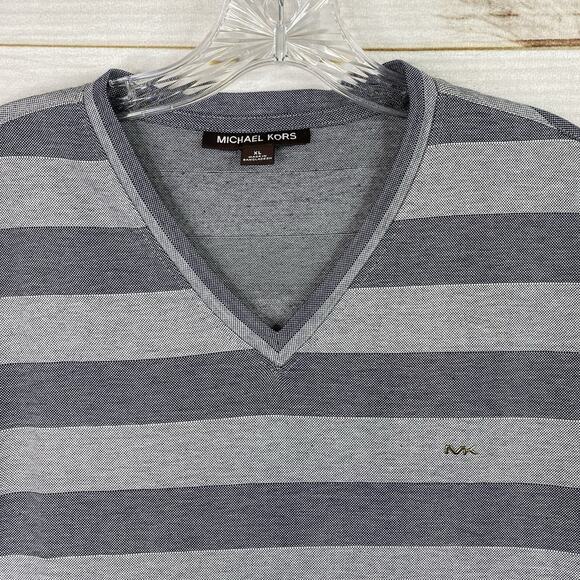 Michael Kors Mens Shirt Sz XL Gray Striped Gold Logo Short Sleeves V-Neck NWT - Picture 2 of 10